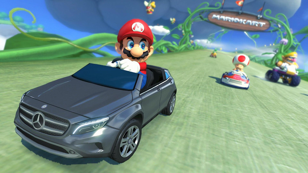 Mario testuje nowego Mercedesa GLA w japońskiej reklamie