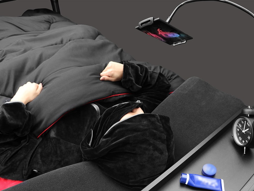 Fotel gamingowy to przeżytek. Zobaczcie łóżko dla graczy!