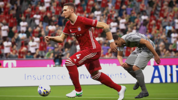 PES - eFootball - piłkarze biegną za piłką