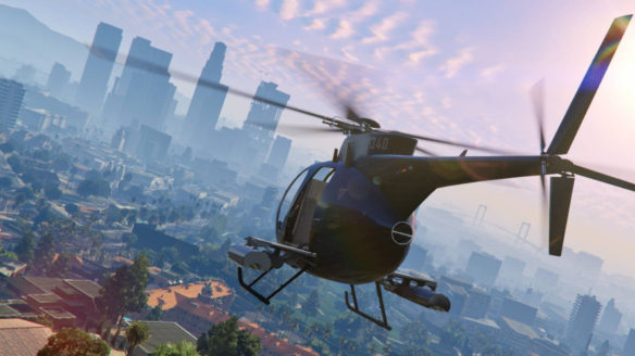 GTA V - helikopter leci nad Los Santos