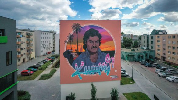 Krzysztof Krawczyk na muralu w Opolu