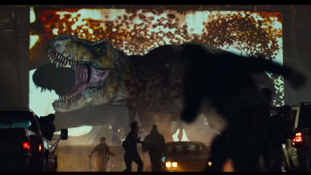 T-Rex atakuje kino w filmie Jurassic World Dominion