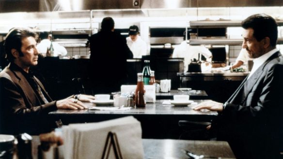 film Gorączka - Al Pacino i Robert De Niro przy stoliku w restauracji