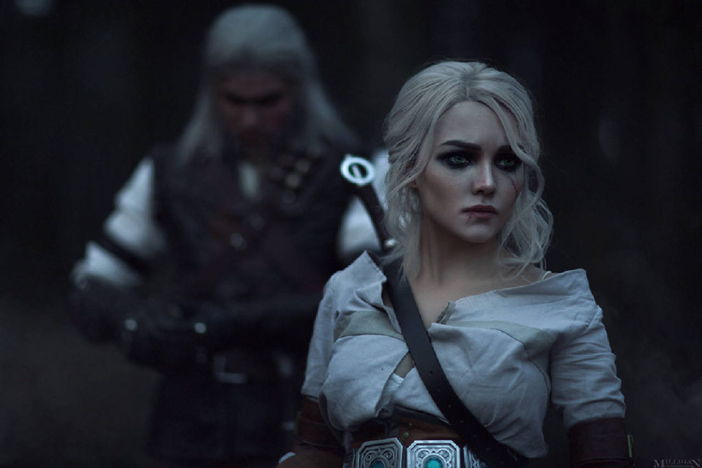 cosplay - Ciri i Geralt zbierają się do drogi. Ciri jest zaniepokojona