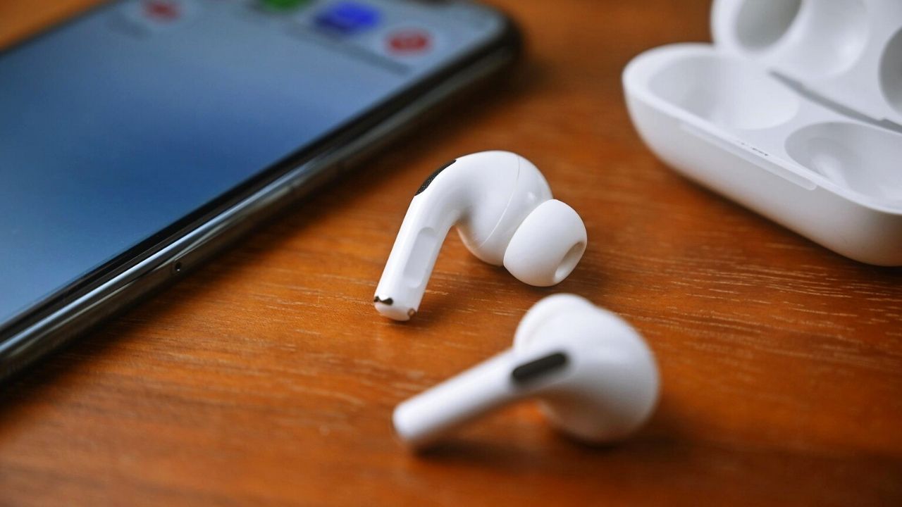 Apple AirPods