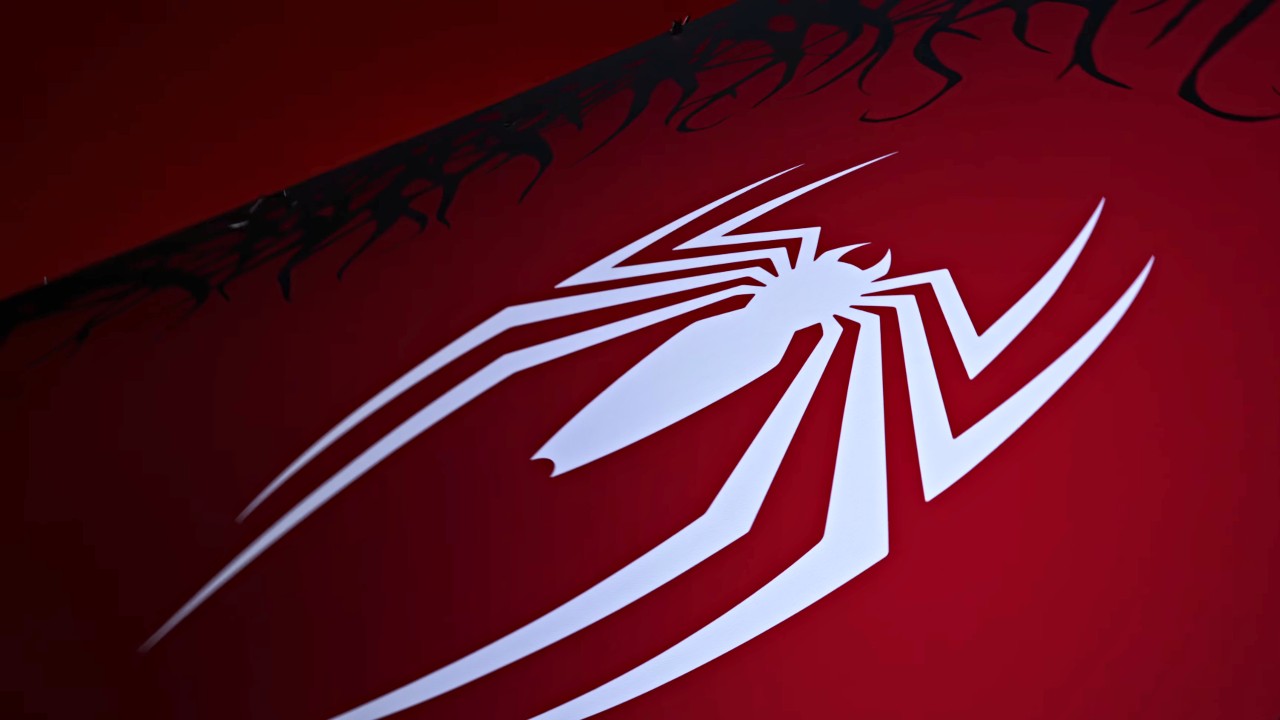 PS5 w limitowanej edycji wzorowanej na Spider-Manie. Dzieło sztuki